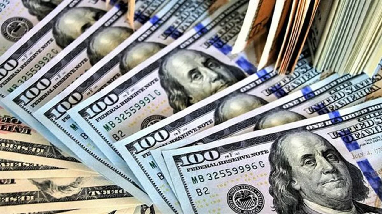 تغيرات أسعار صرف الدولار أمام الجنيه في البنوك مطلع تعاملات الثلاثاء